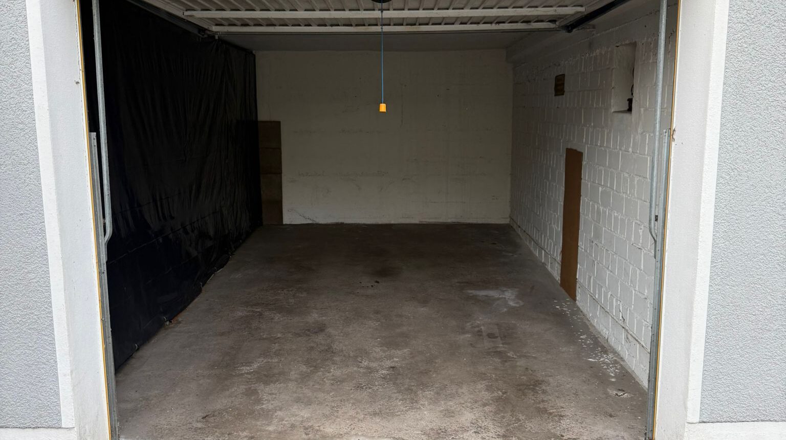 Leergeräumte und gesäuberte Garage